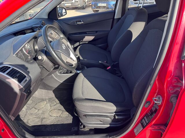 HYUNDAI I20 COMFORT 1.4 CRDI SPANISH LHD IN SPAIN ONLY 89000 MILES SUPERB 2012